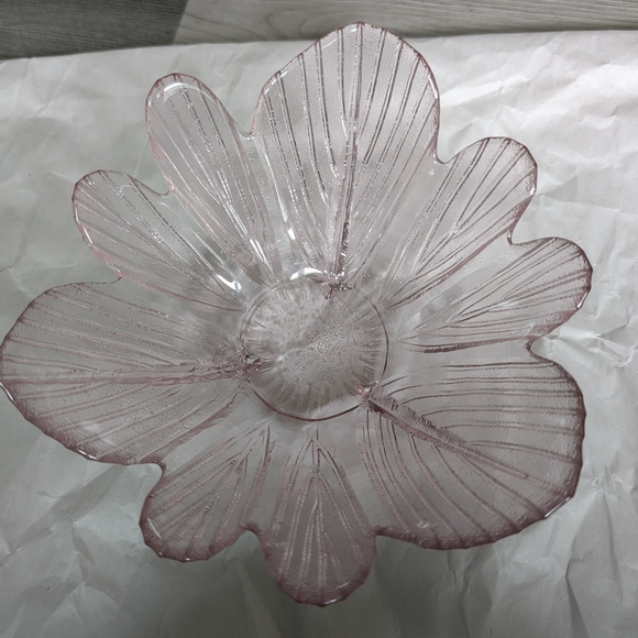 Set Of 3 Elegant Pink Glass Flower Bowls - Picture 2 of 8